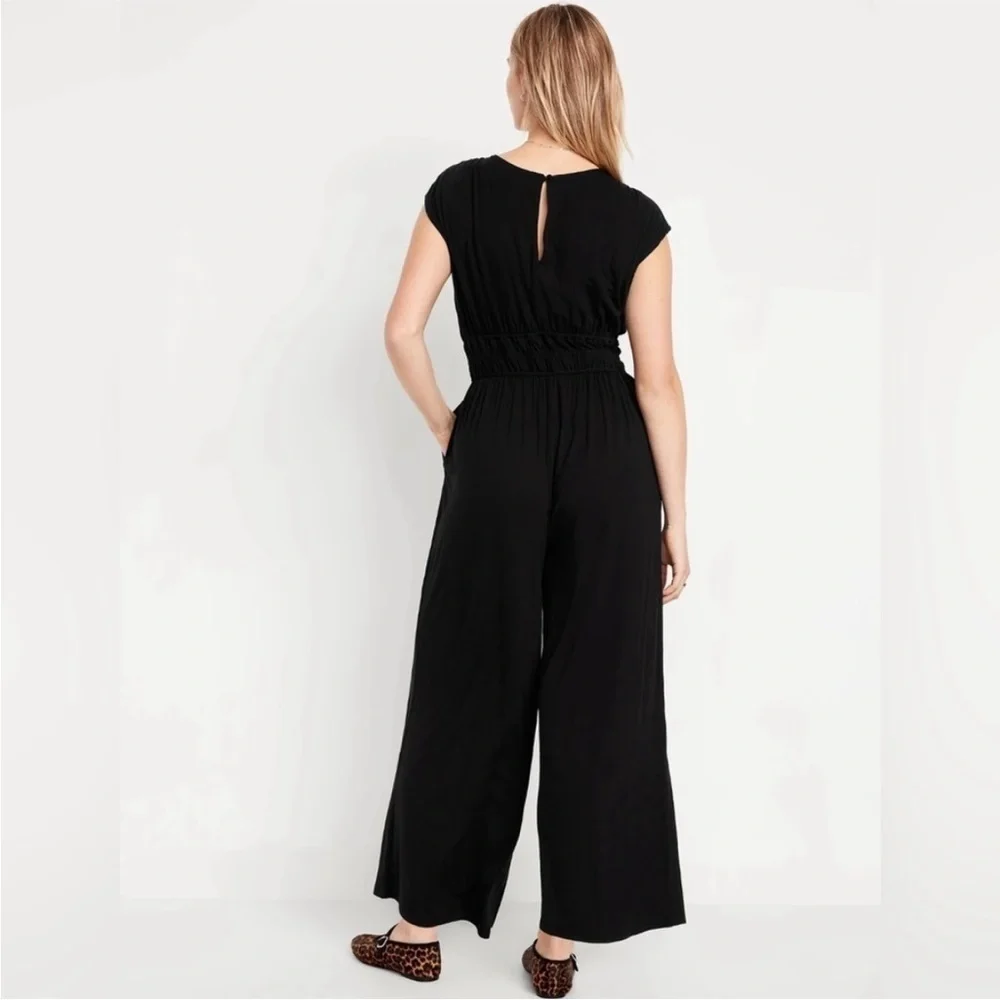 NWT! Old Navy Black Waist-Defined Wide-Leg Jumpsuit - Multiple Sizes 🎺 - Picture 2 of 9